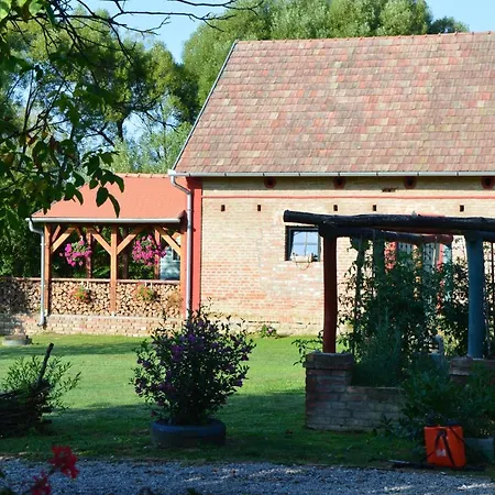 The Mambo-cottage Holiday home *